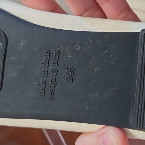 White Mary Janes flat shoes - Picture 8 of 12